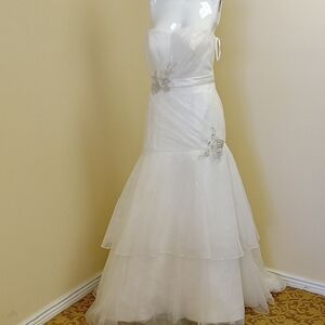 Elegant Strapless Gown Size 6